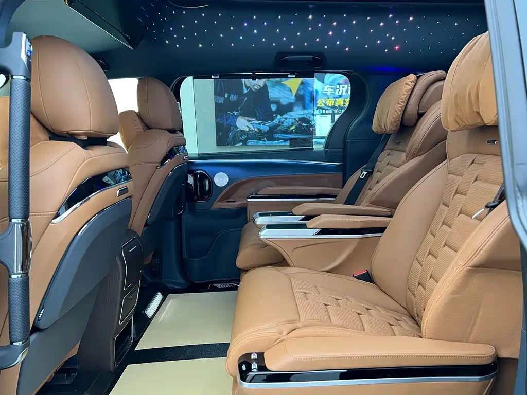Toyota Granvia — фото 9