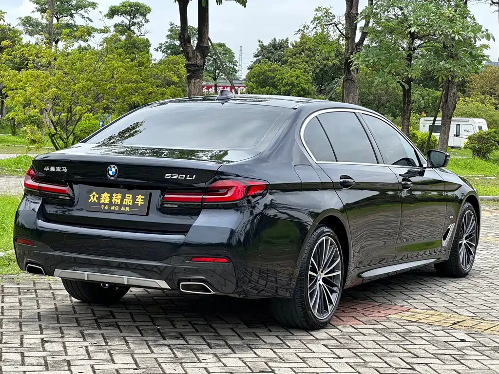 BMW 5 Series 2021 — фото 14