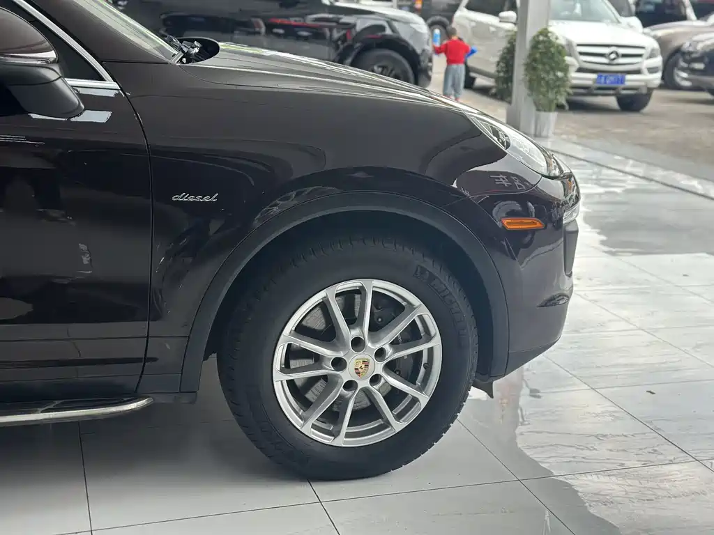 Porsche Cayenne 2015 — фото 20