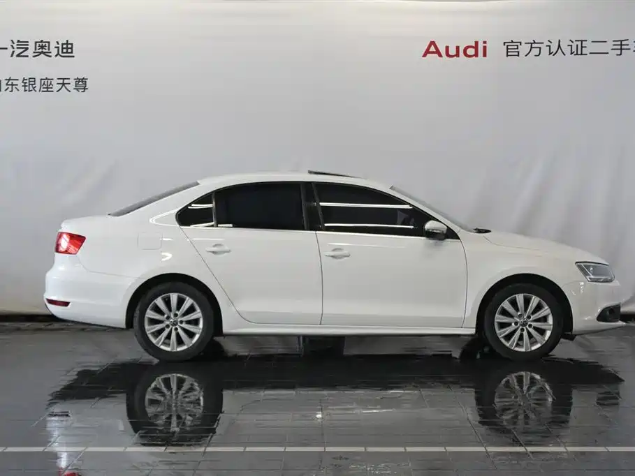 Volkswagen Sagitar 2015