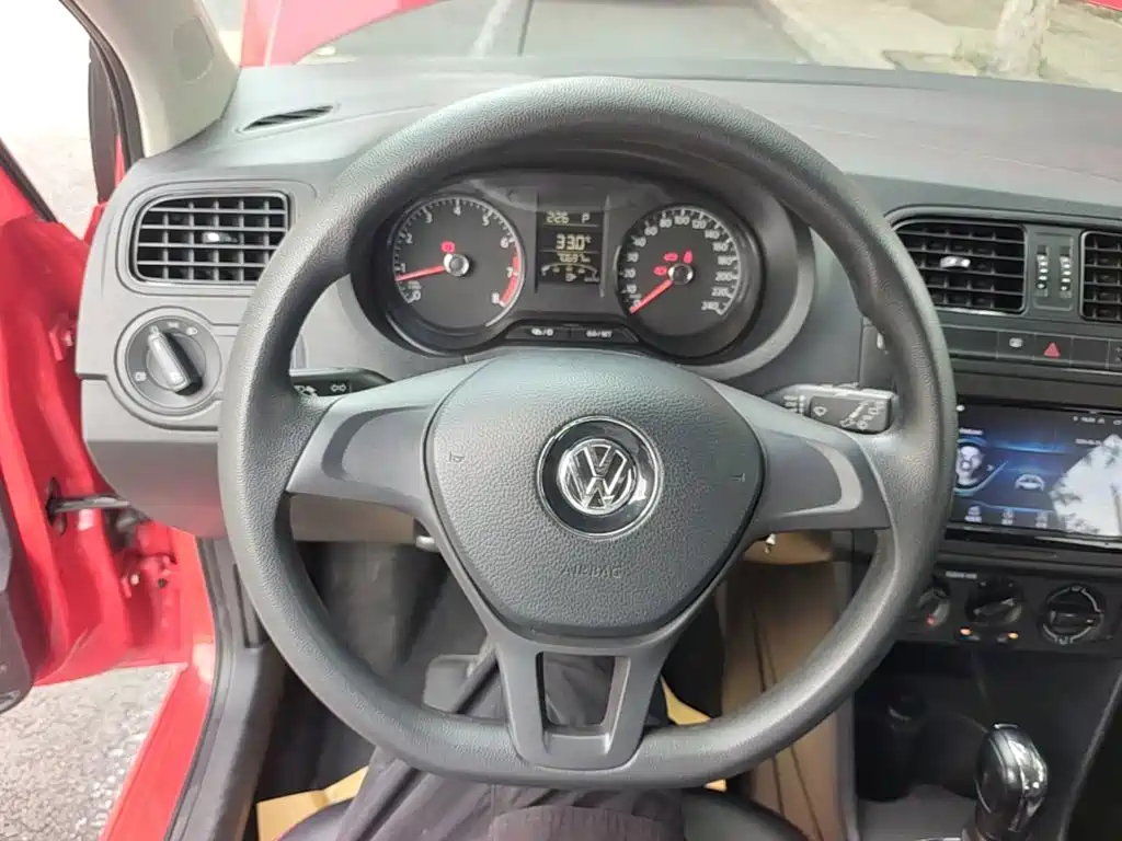 Volkswagen Polo 2017 — фото 11
