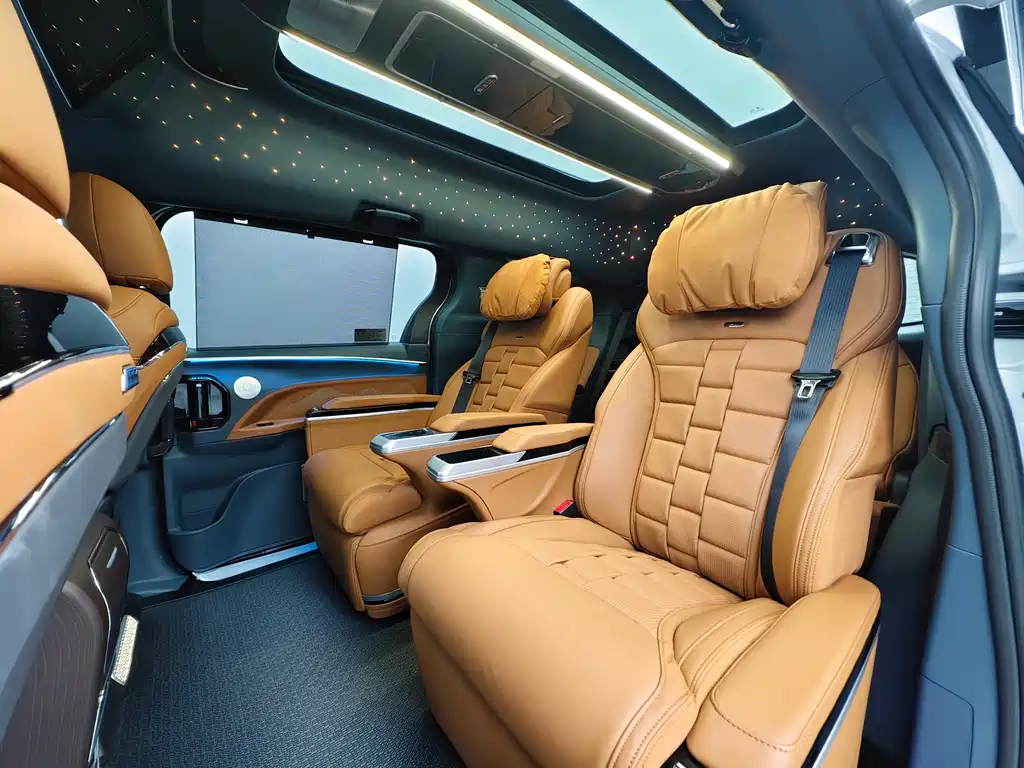 Toyota Granvia — фото 20