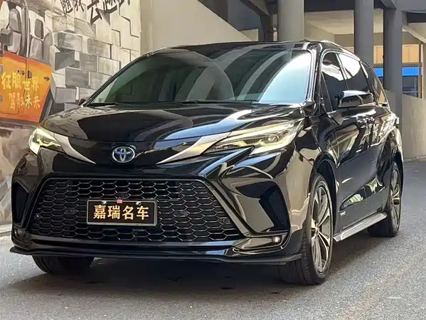 Toyota Granvia 2023