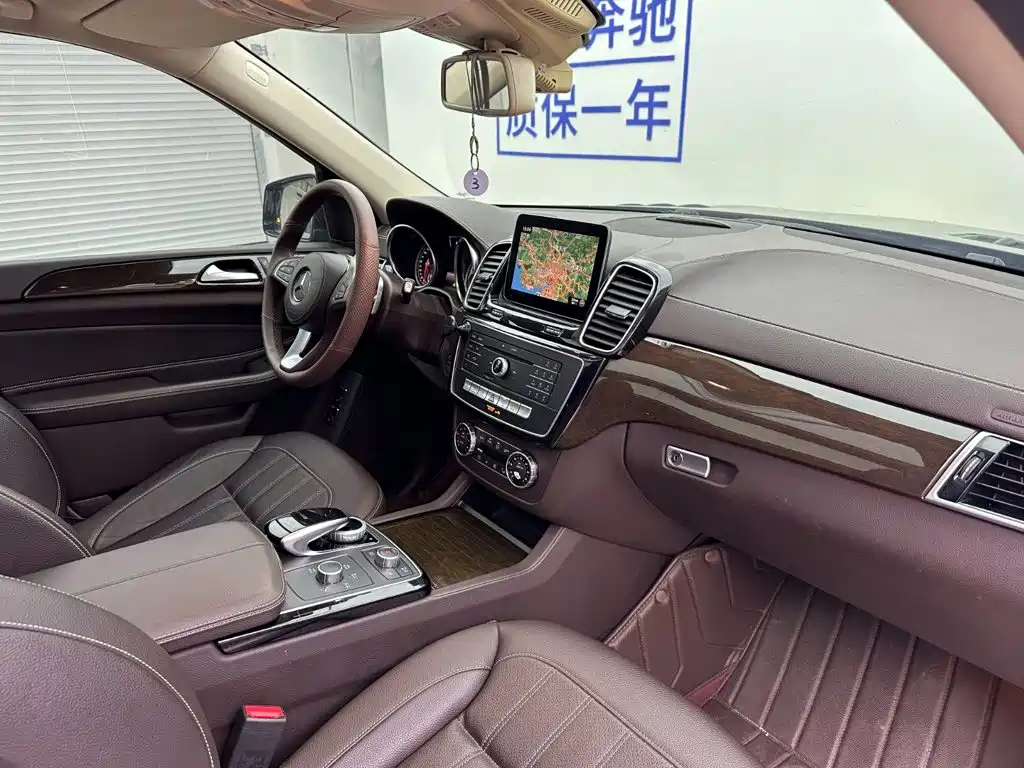 Mercedes-Benz GLS 2018 — фото 31