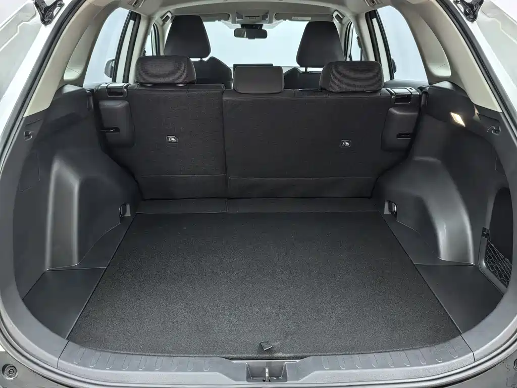 Toyota RAV4 2025 — фото 12