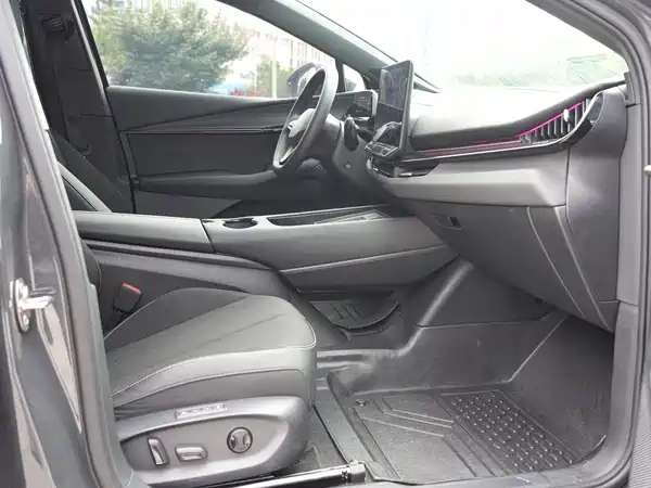 Volkswagen Distinctive 06 2025
