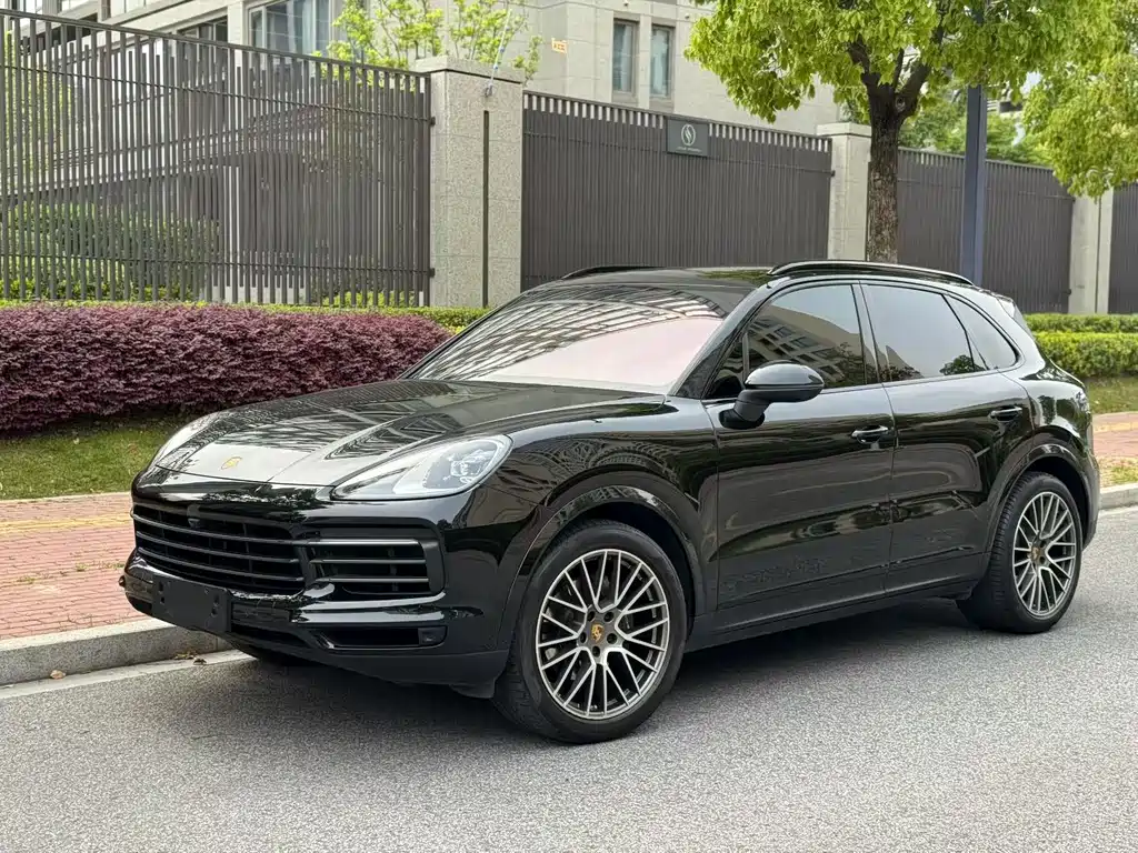 Porsche Cayenne 2023 — фото 1