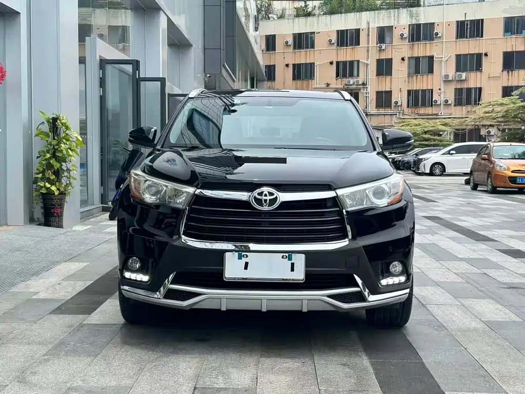 Toyota Highlander 2018 — фото 19