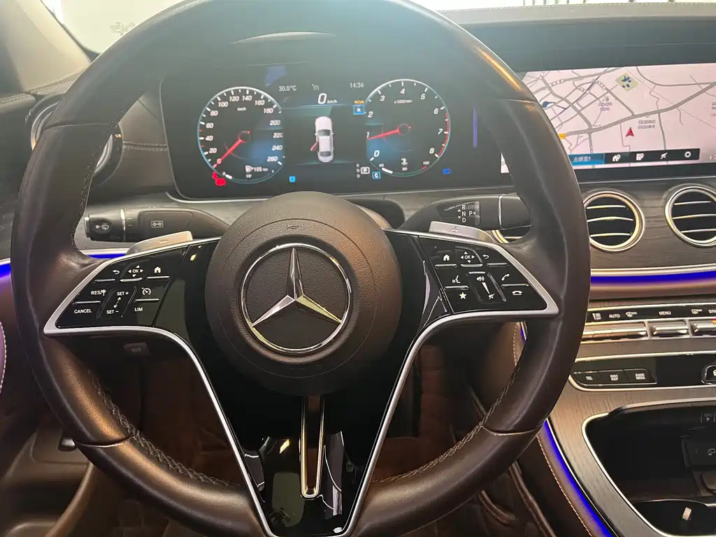 Mercedes-Benz E-Class 2023 — фото 6