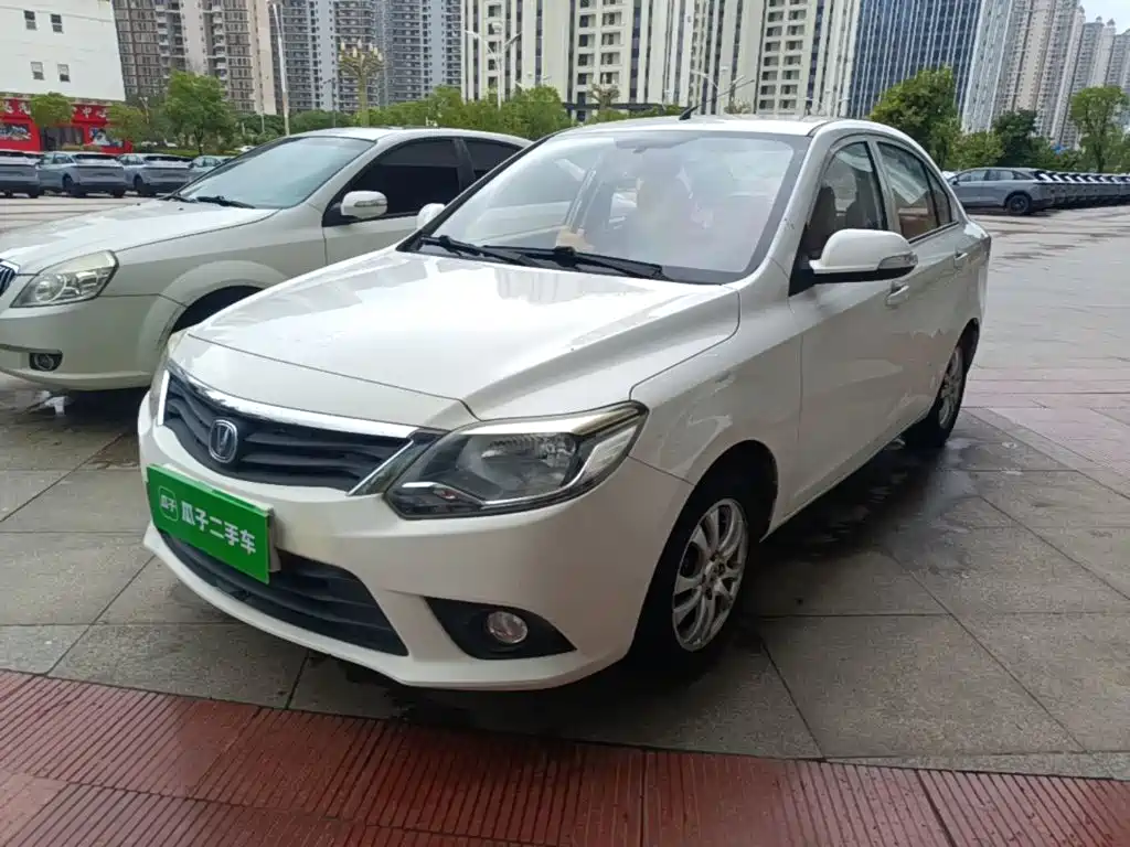 Changan Yuexiang V3 2018 — фото 1