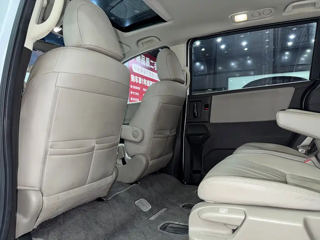 Honda Odyssey 2017 — фото 17
