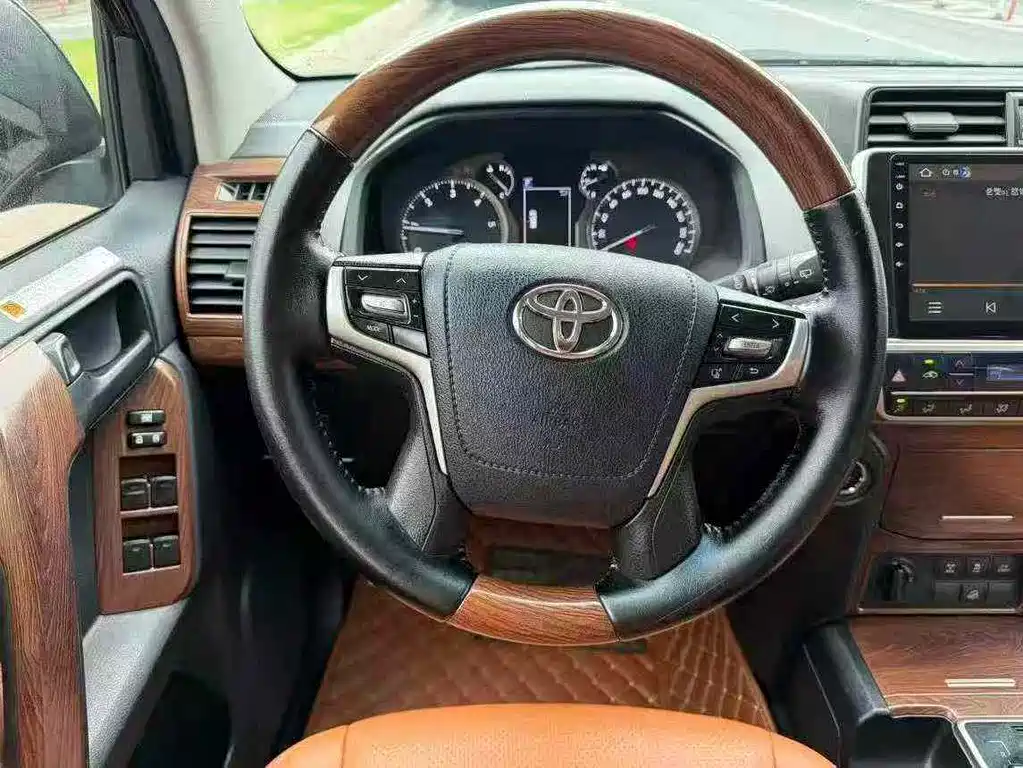 Toyota Prado 2020 — фото 8