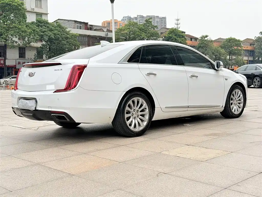 Cadillac XTS 2018 — фото 9