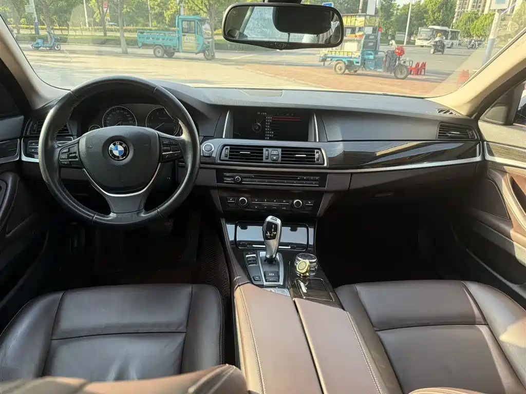 BMW 5 Series 2016 — фото 7