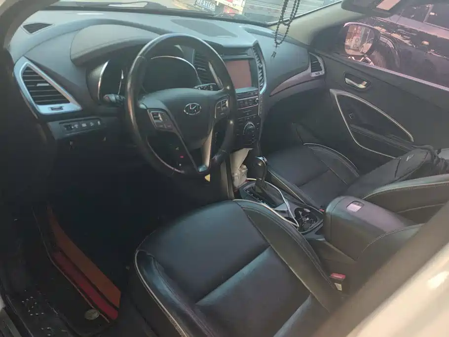 Hyundai Santa Fe 2018 — фото 12