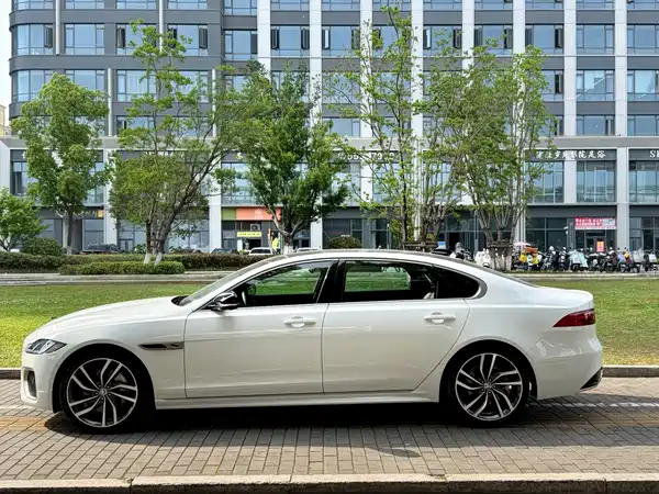 Jaguar XFL 2024