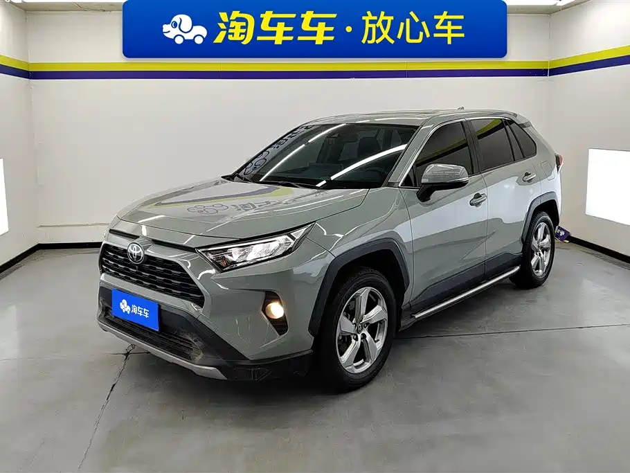 Toyota RAV4 2020 — фото 1