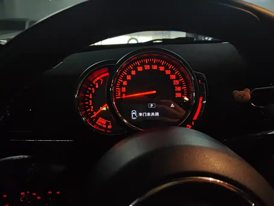 MINI Clubman 2019 — фото 14
