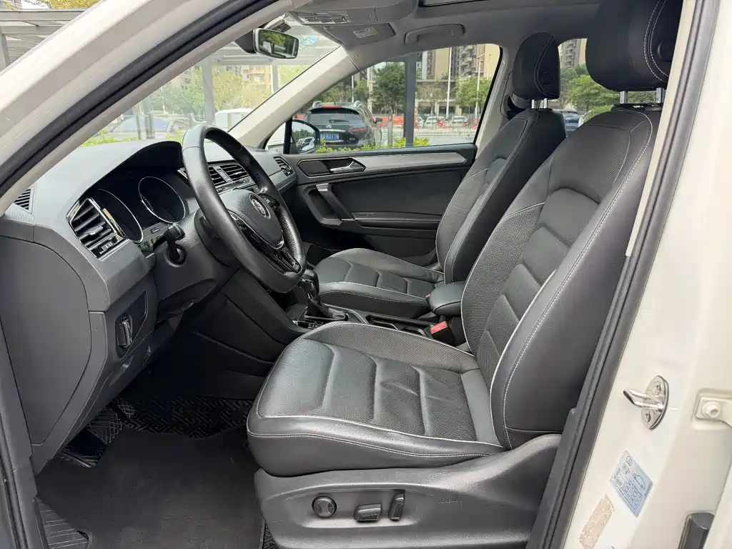 Volkswagen Tiguan L 2017 — фото 9
