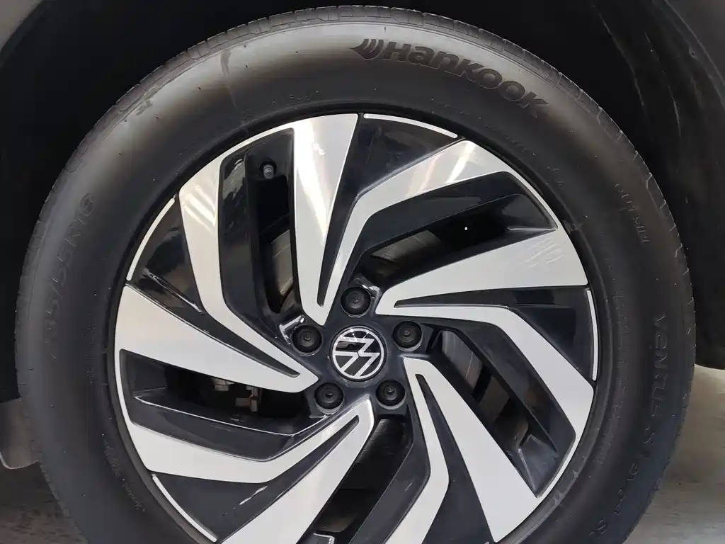 Volkswagen Tiguan L 2023 — фото 14