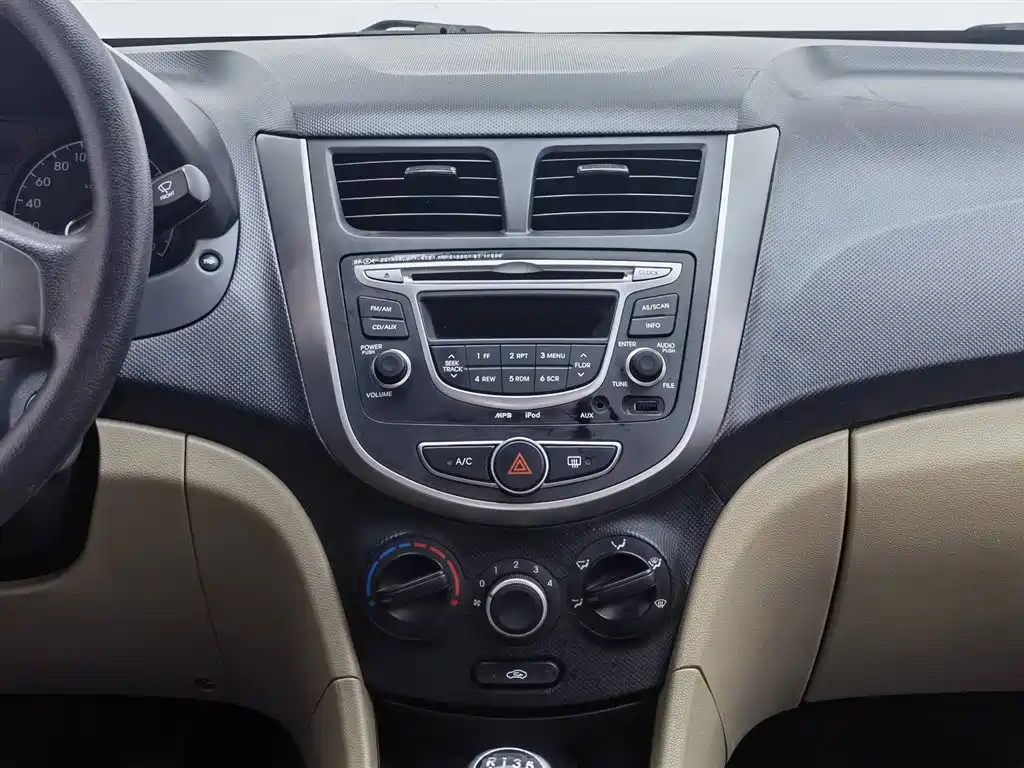 Hyundai Verna 2014 — фото 12