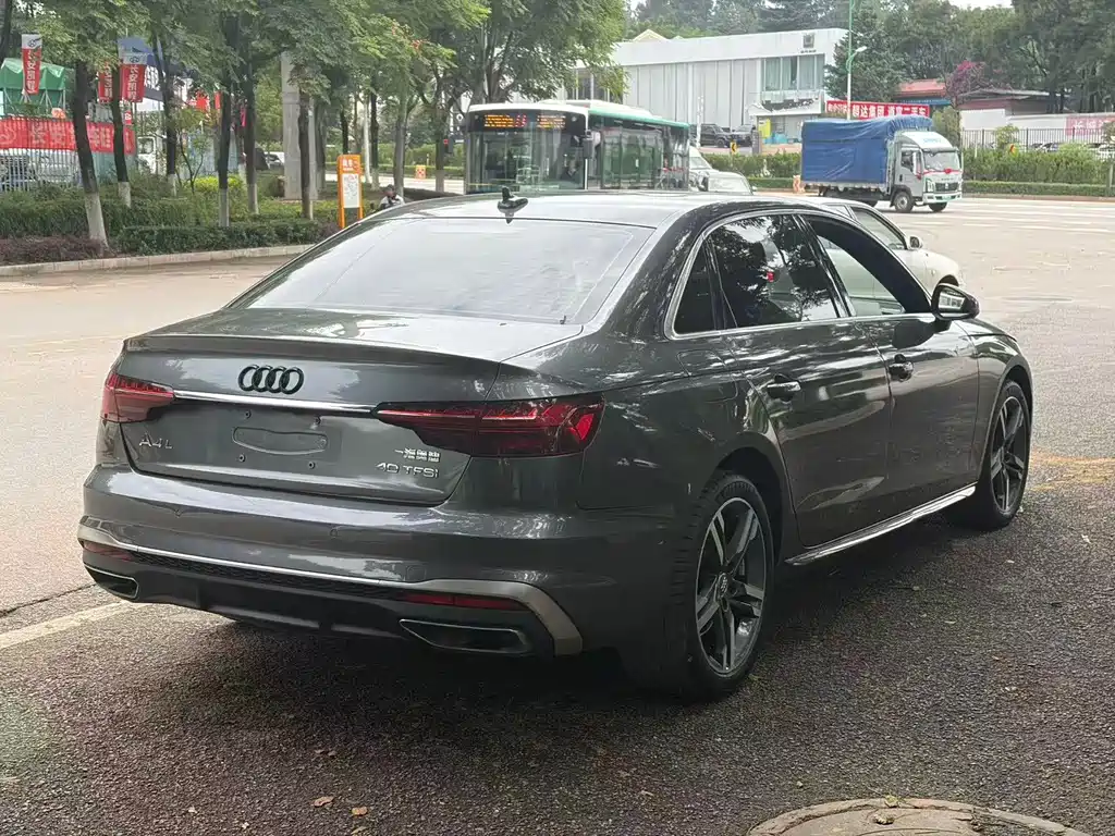 Audi A4L 2021 — фото 11