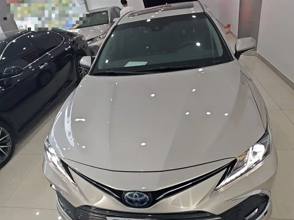 Toyota Camry 2021 — фото 3
