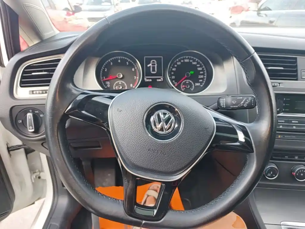 Volkswagen Golf 2015 — фото 11