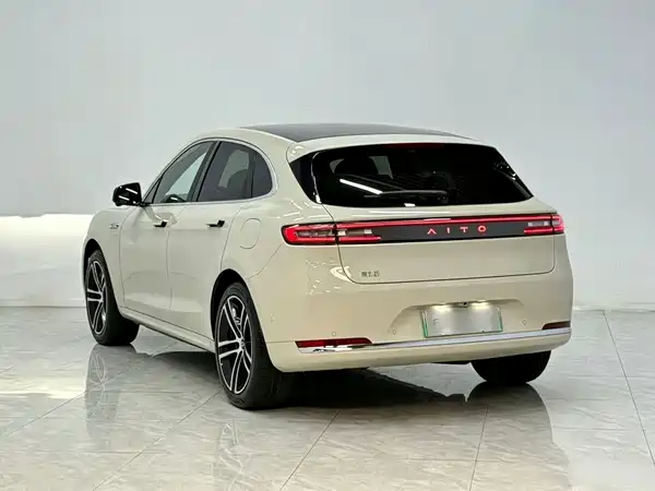 AITO M5 2025