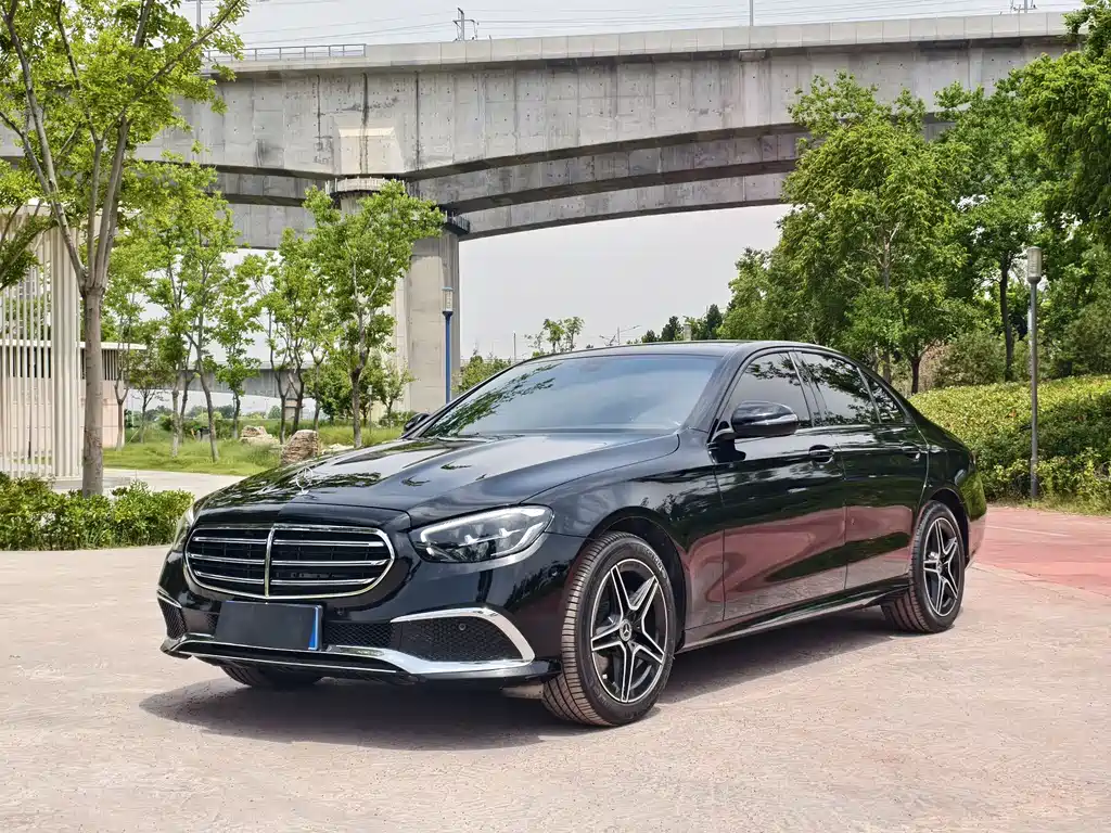 Mercedes-Benz E-Class 2023 — фото 1