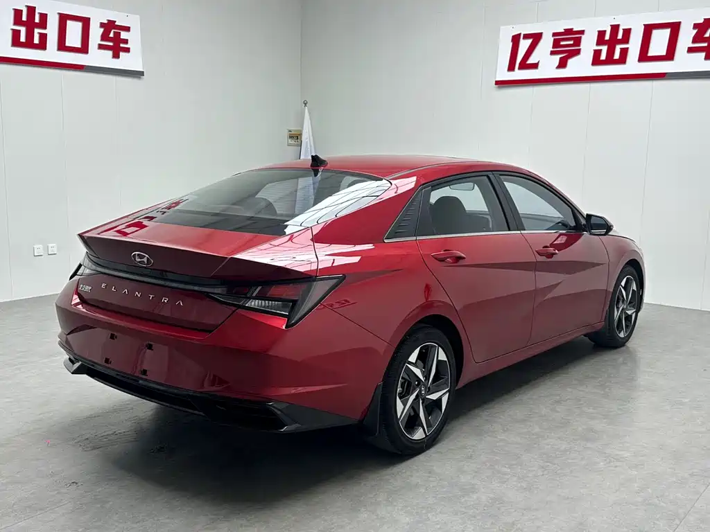 Hyundai Elantra 2022 — фото 19