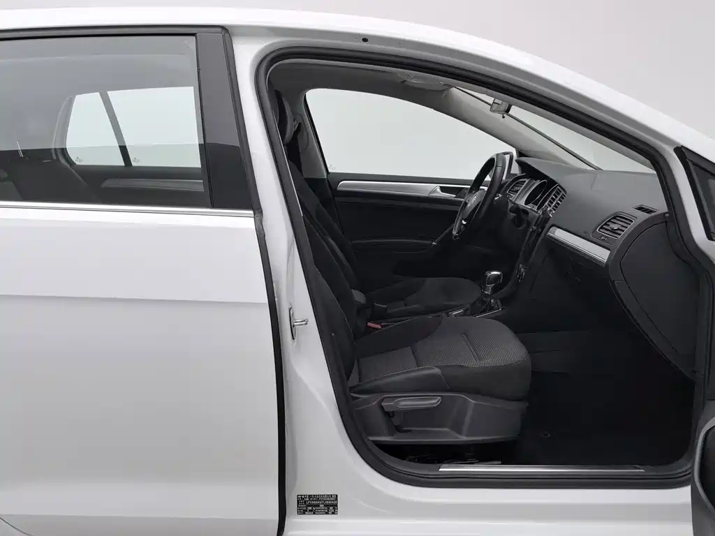 Volkswagen Golf Pure Electric 2020 — фото 23