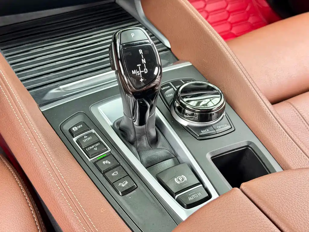BMW X6 2019 — фото 13