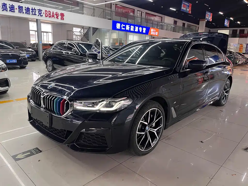 BMW 5 Series 2022 — фото 1