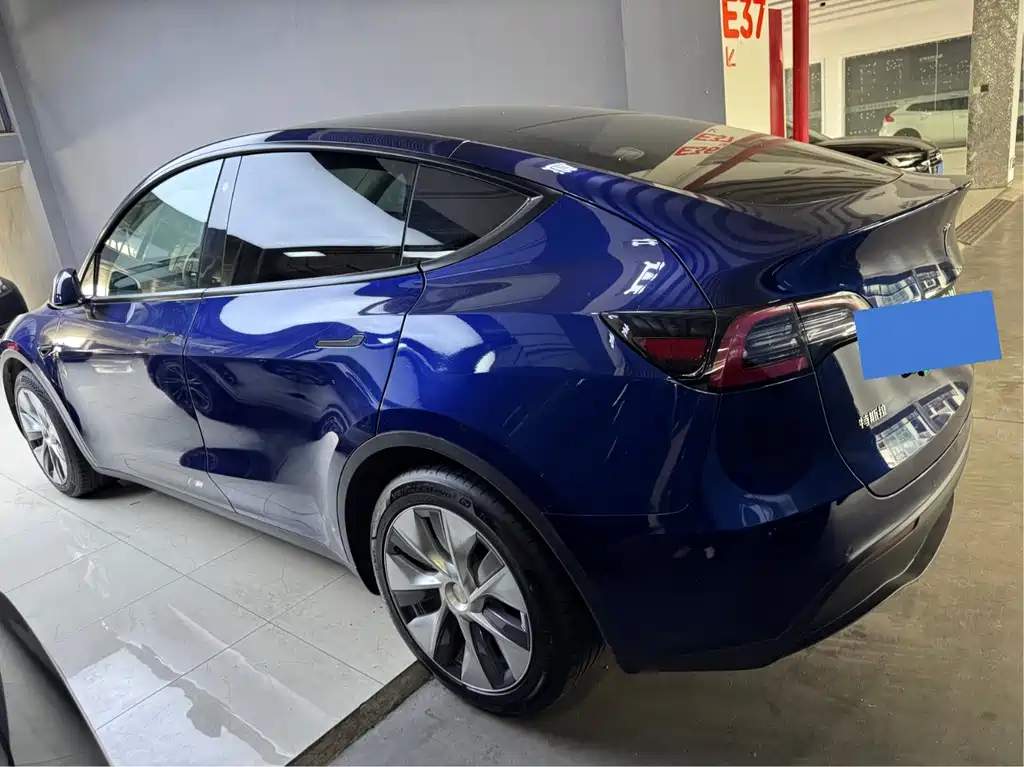 Tesla Model Y 2021 — фото 15