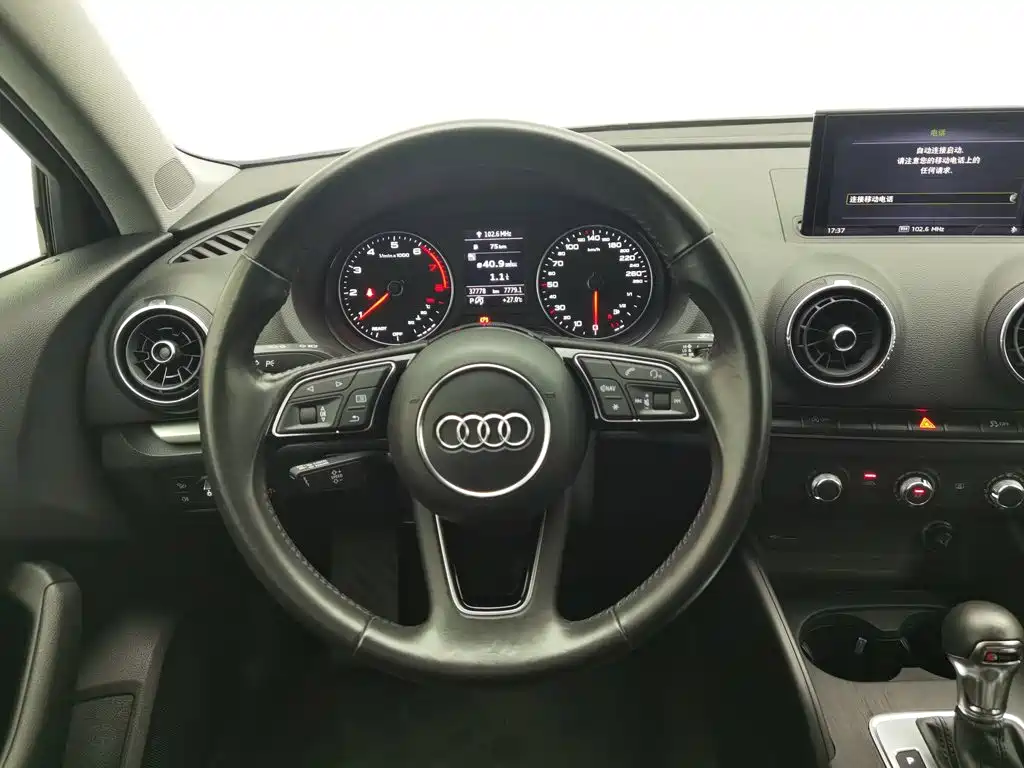 Audi A3 2019 — фото 11