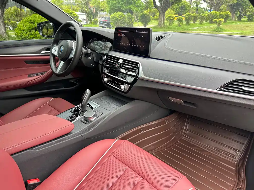BMW 5 Series 2023 — фото 11