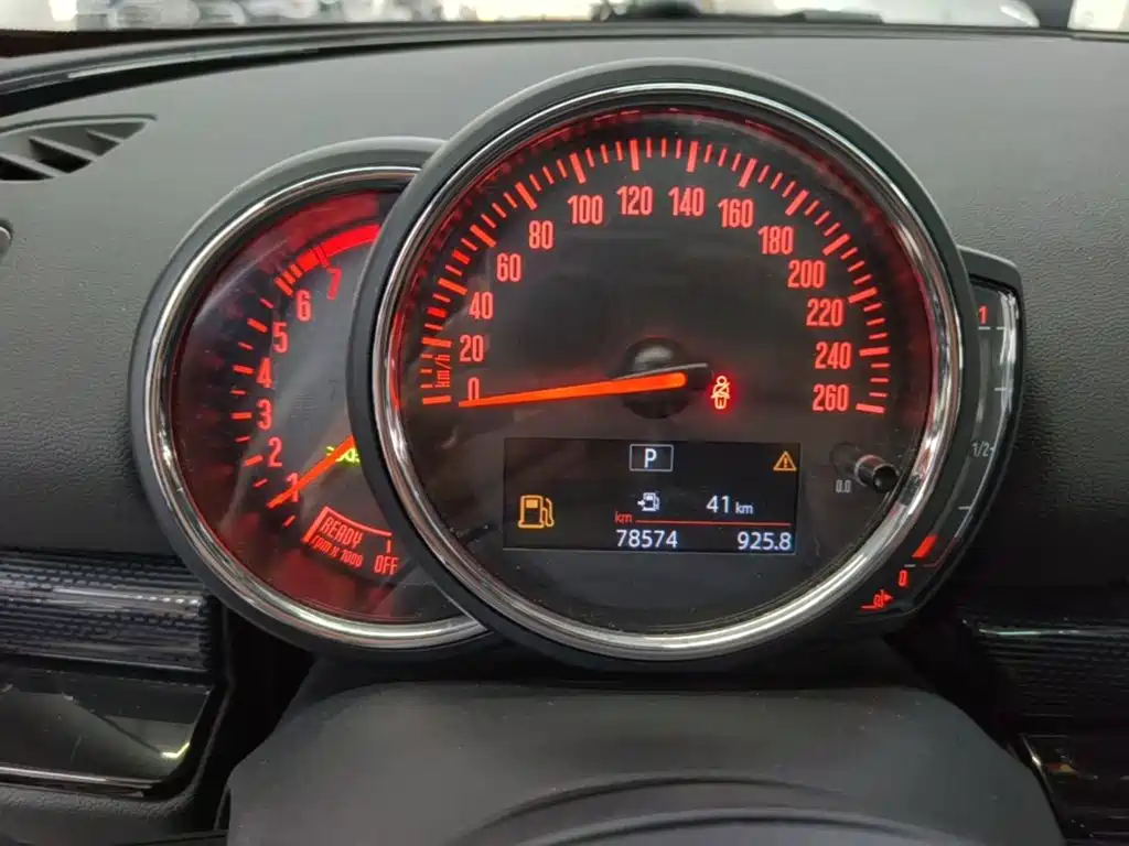MINI Clubman 2018 — фото 12