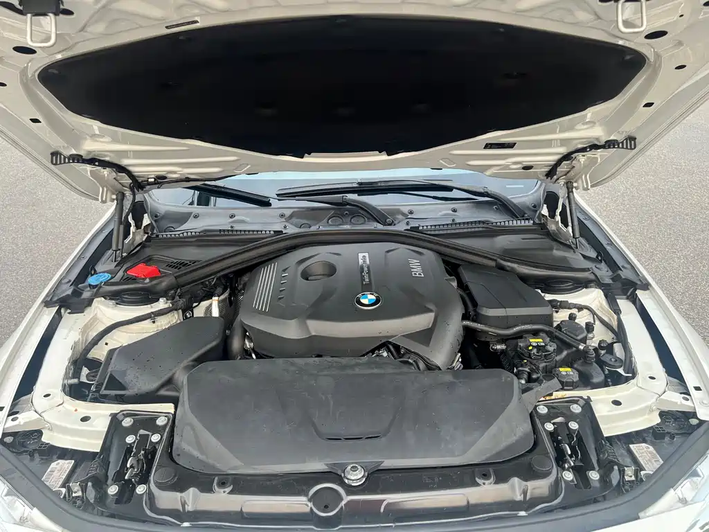 BMW 3 Series 2017 — фото 16