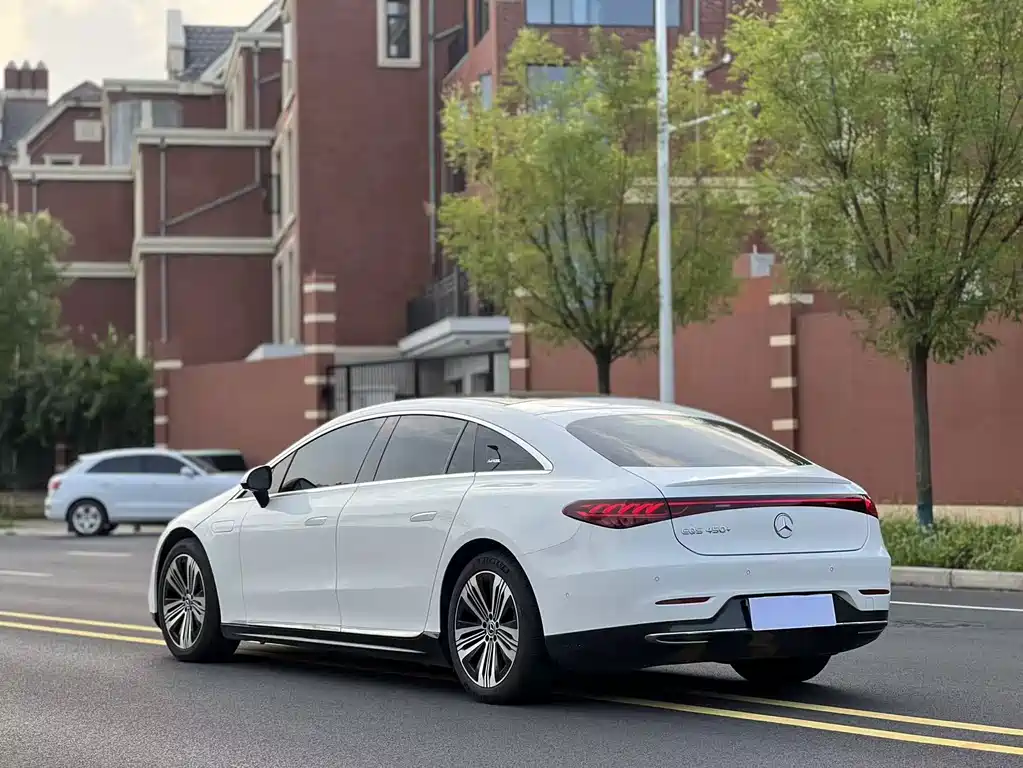 Mercedes-Benz EQS 2023 — фото 10