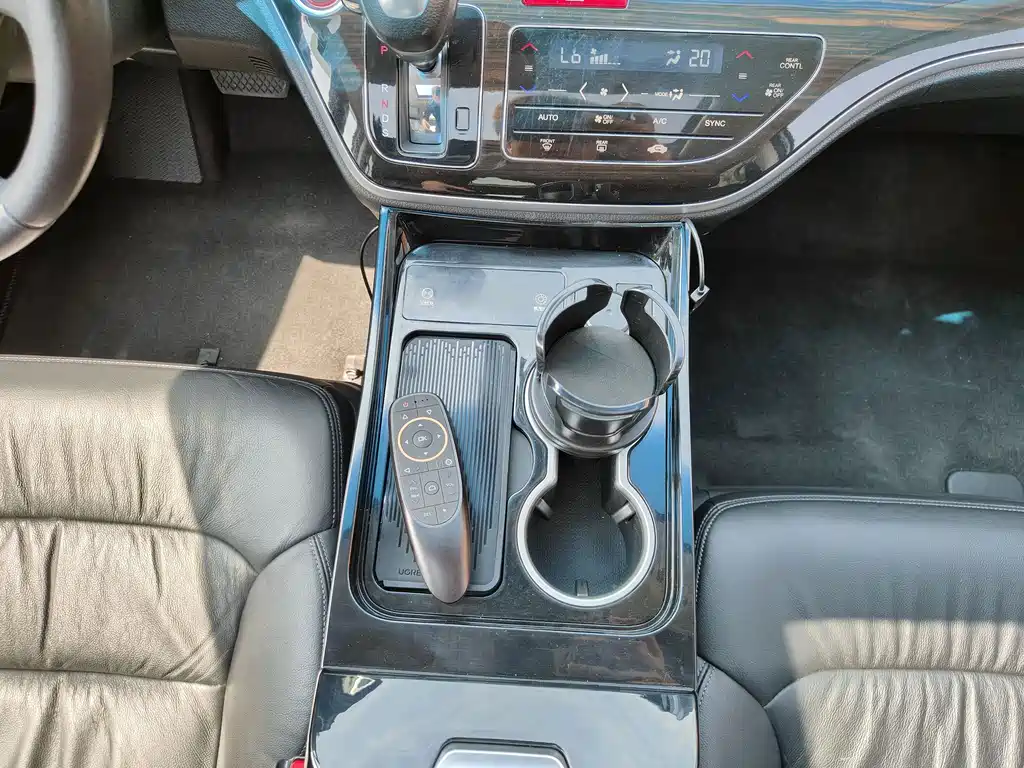 Honda Odyssey 2020 — фото 13