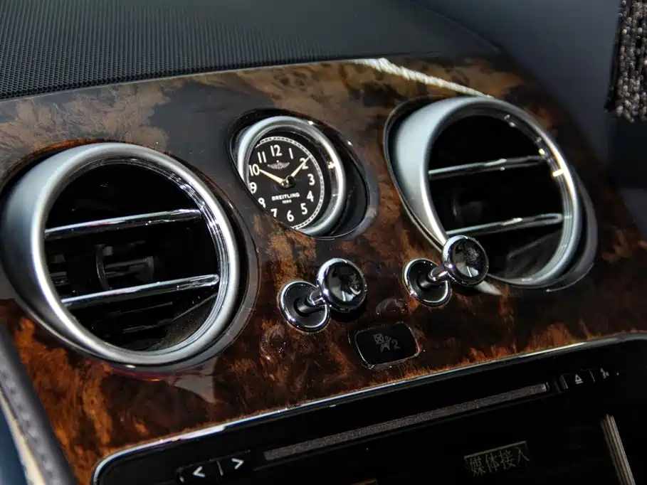Bentley Flying Spur 2016 — фото 11