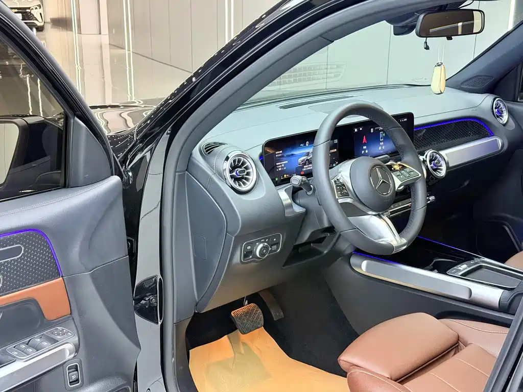 Mercedes-Benz GLB 2025