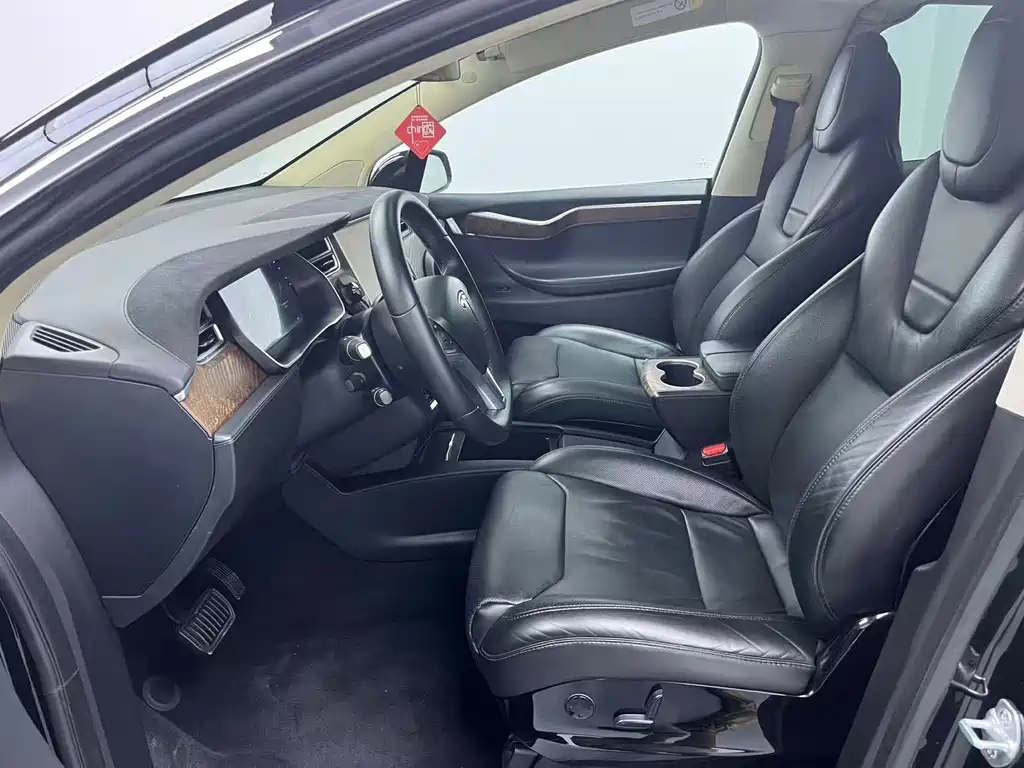 Tesla Model X 2017 — фото 4