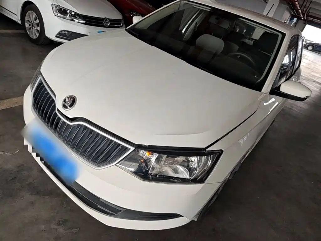 Skoda Fabia 2015 — фото 2