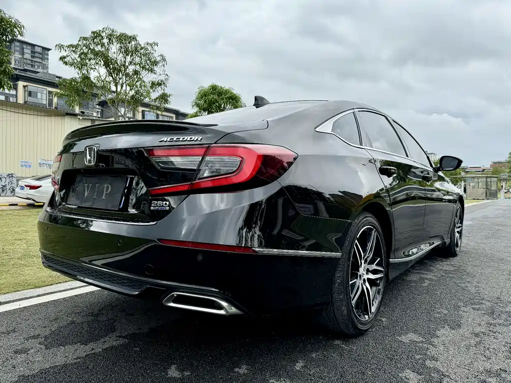 Honda Accord 2023 — фото 36