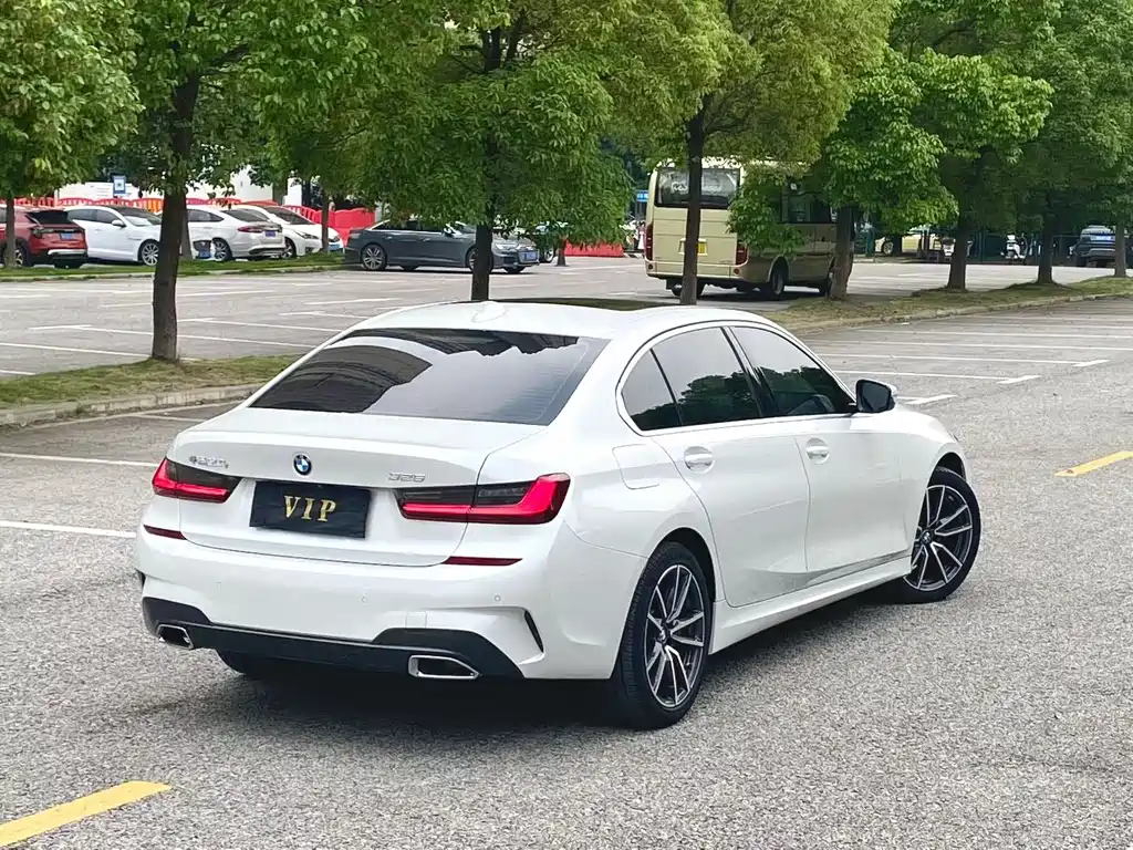 BMW 3 Series 2022 — фото 10