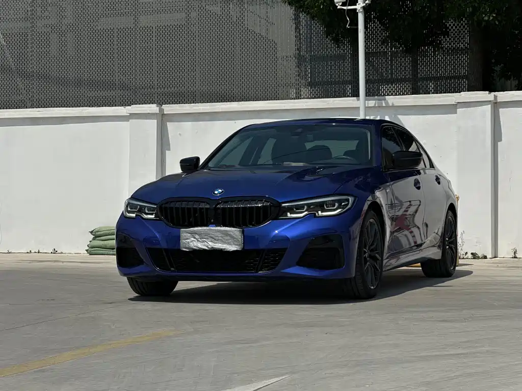 BMW 3 Series 2019 — фото 1