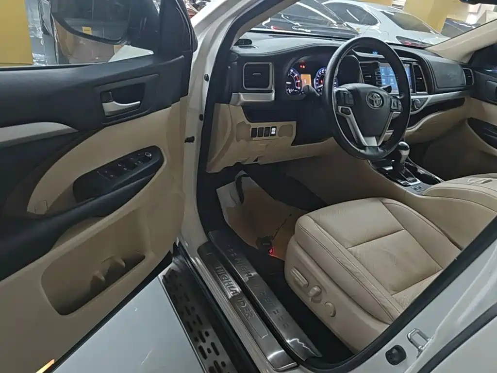 Toyota Highlander 2016 — фото 16