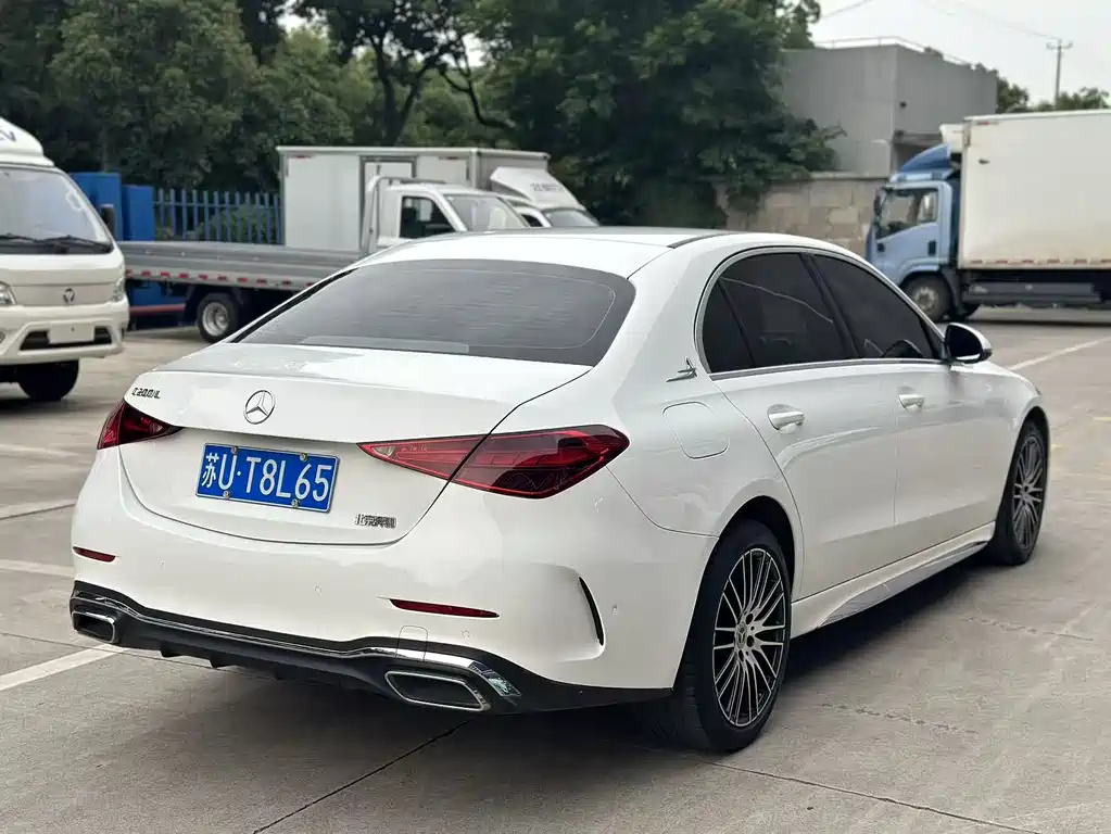 Mercedes-Benz C-Class 2024 — фото 17